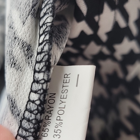 Black and White Houndstooth Dress - Picture 13 of 16